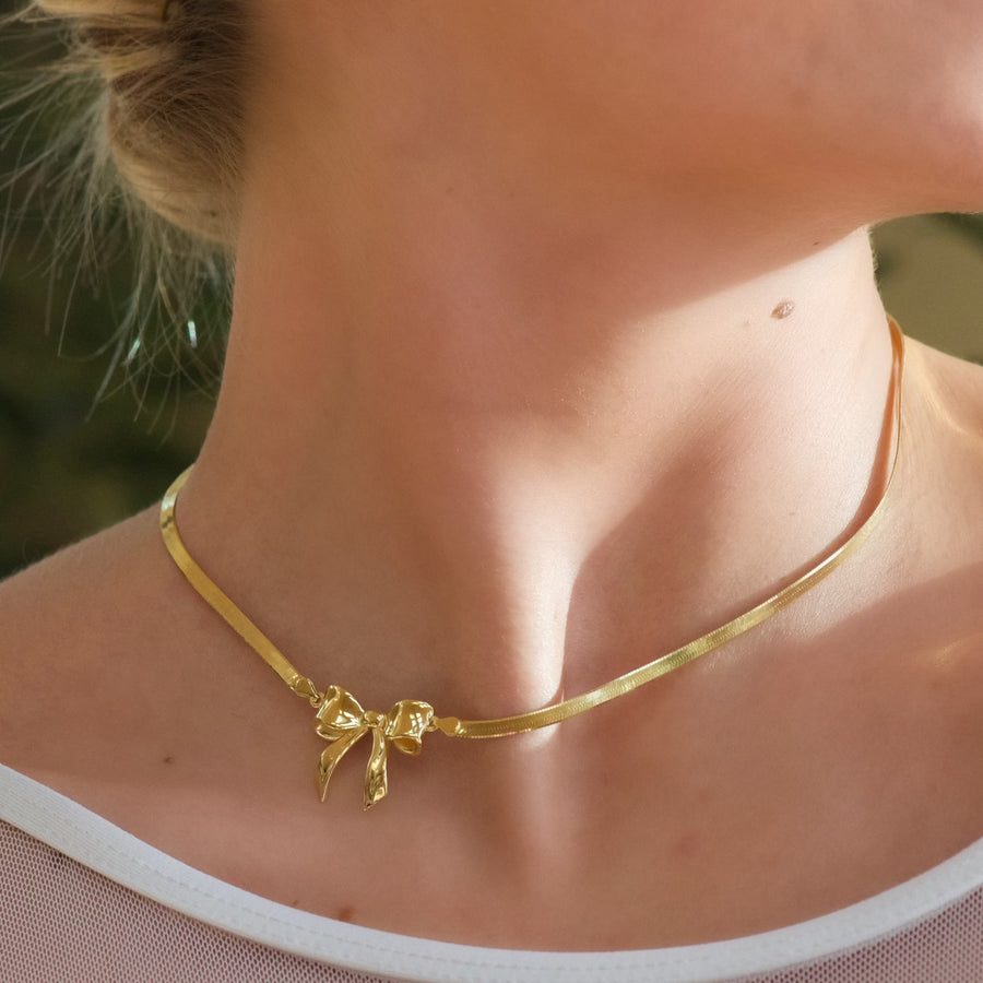 Bow Necklace